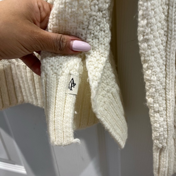 Abercrombie & Fitch Cream Cable-Knit Fishermans Crewneck Sweater Large - Picture 4 of 13